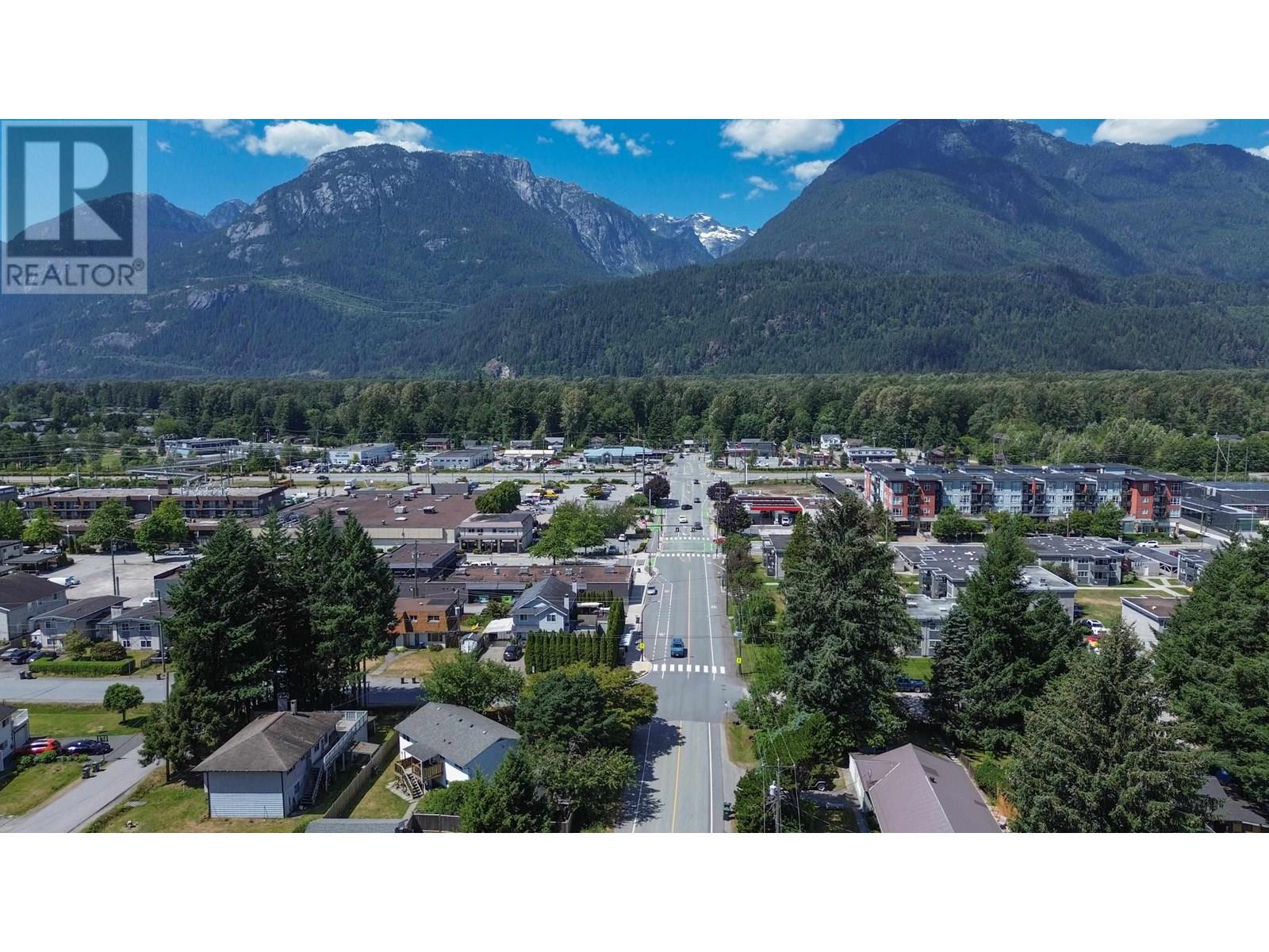 1980 GARIBALDI WAY, Squamish