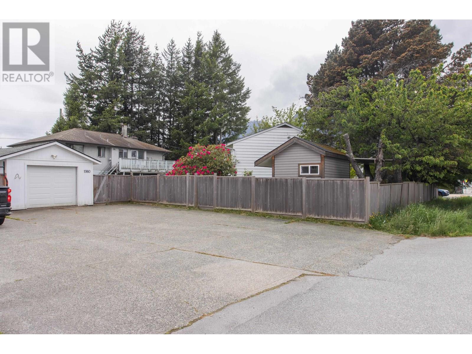 1980 GARIBALDI WAY, Squamish