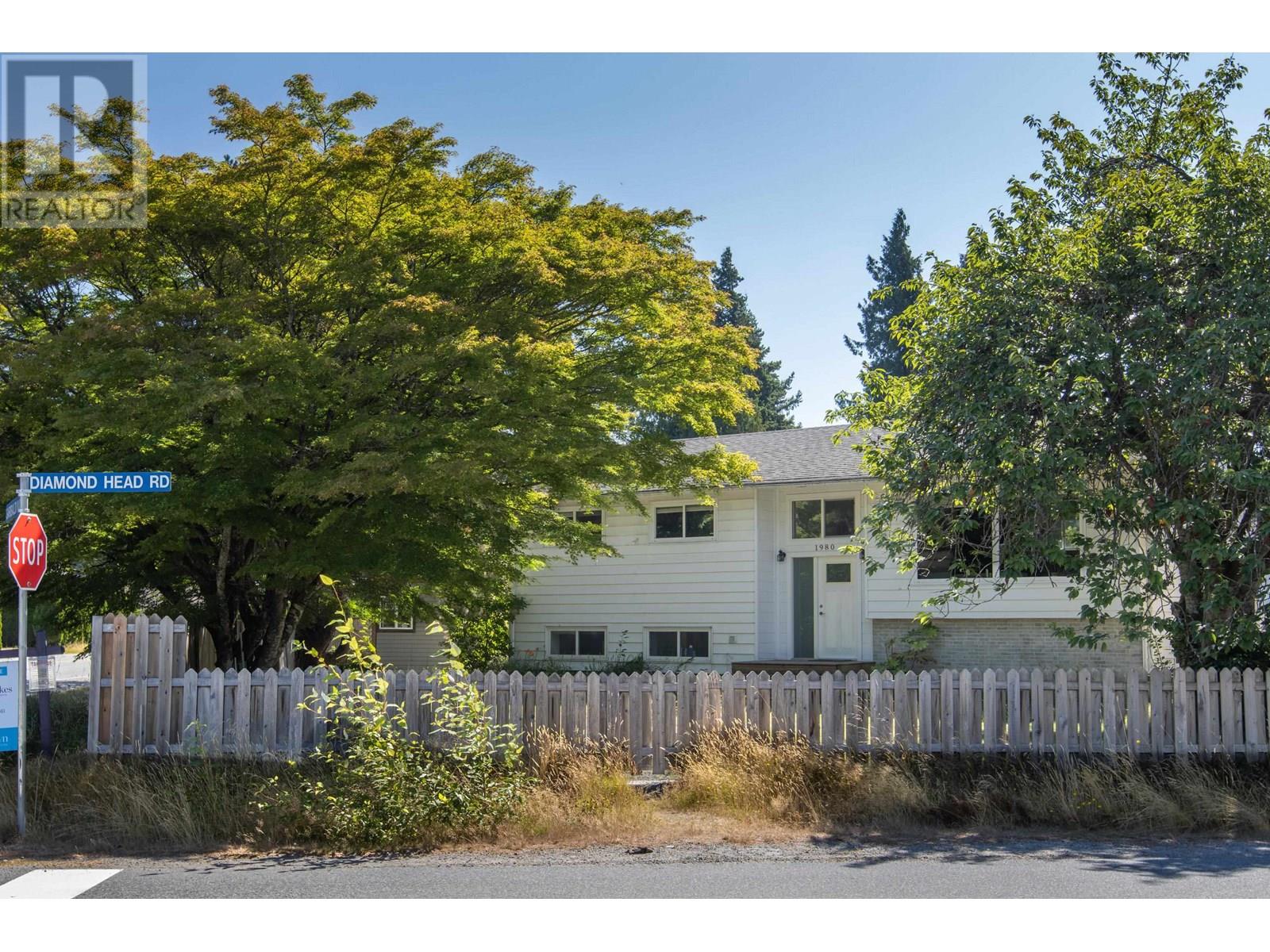 1980 GARIBALDI WAY, Squamish