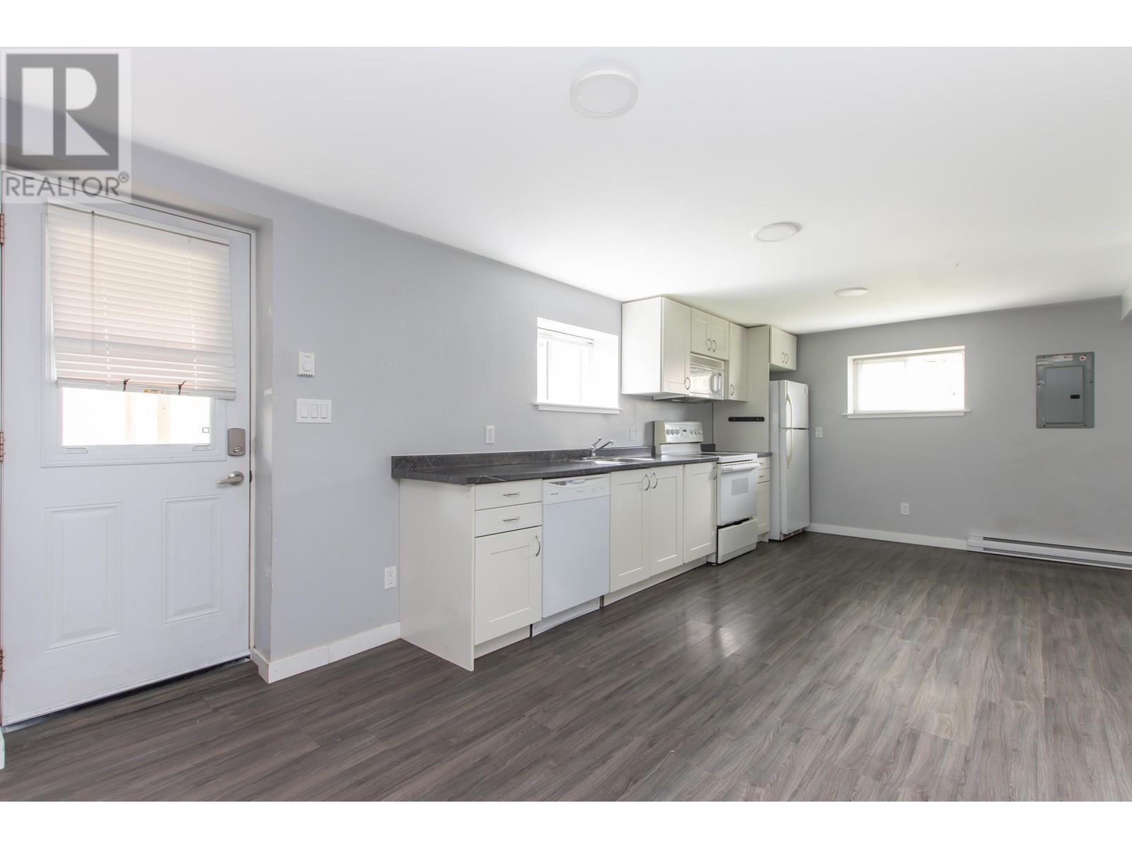 1980 GARIBALDI WAY, Squamish