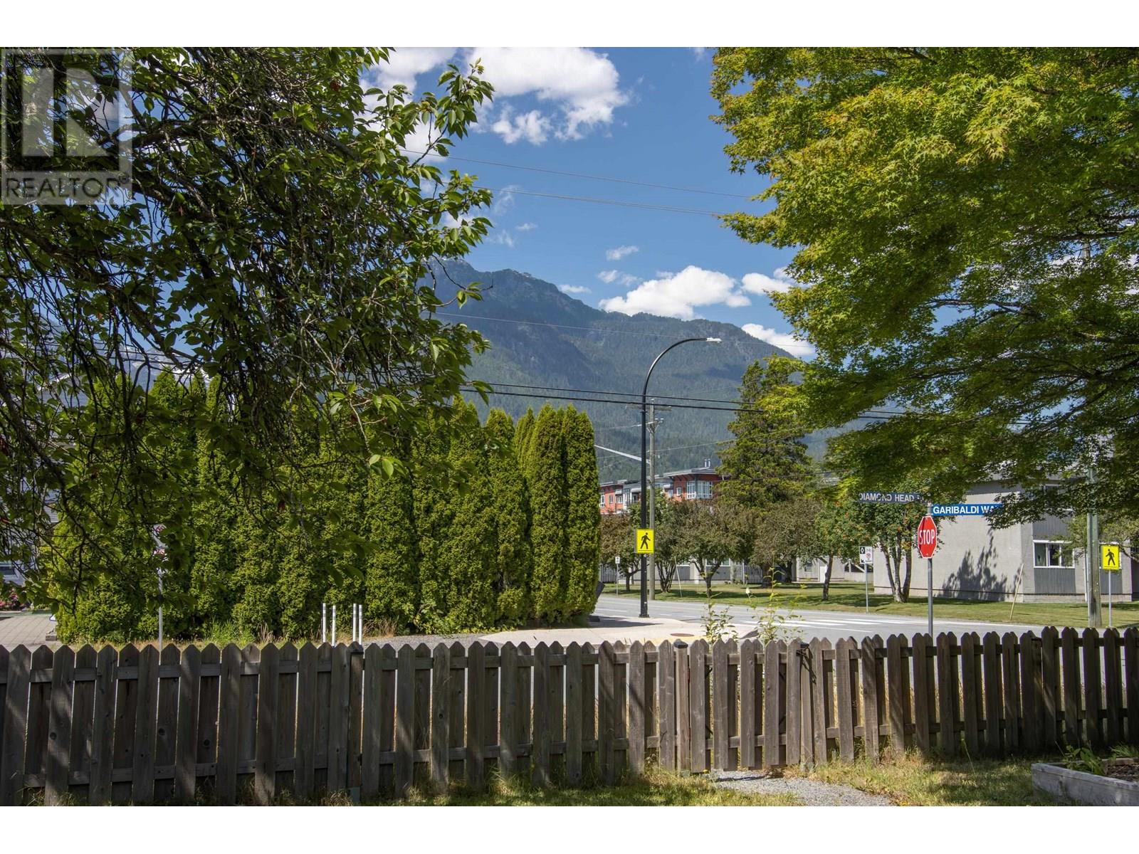 1980 GARIBALDI WAY, Squamish