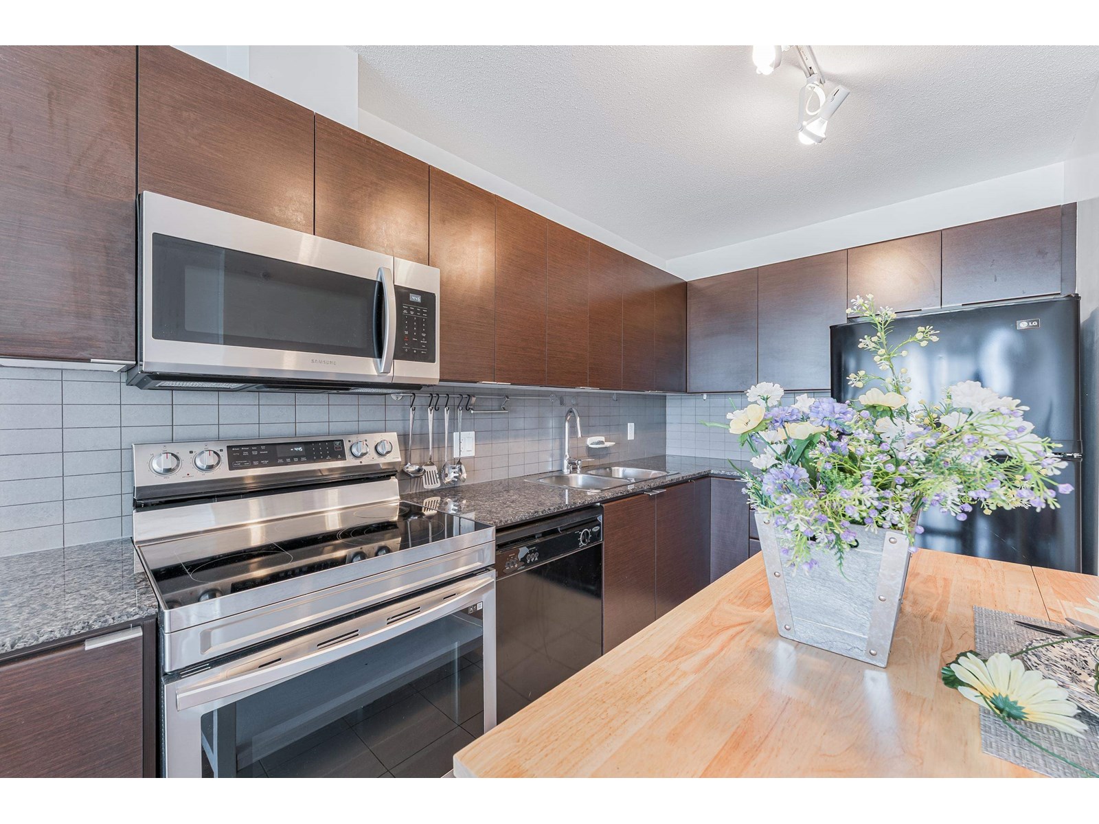 Photo 14 of 1009 13618 100 Avenue, Surrey BC
