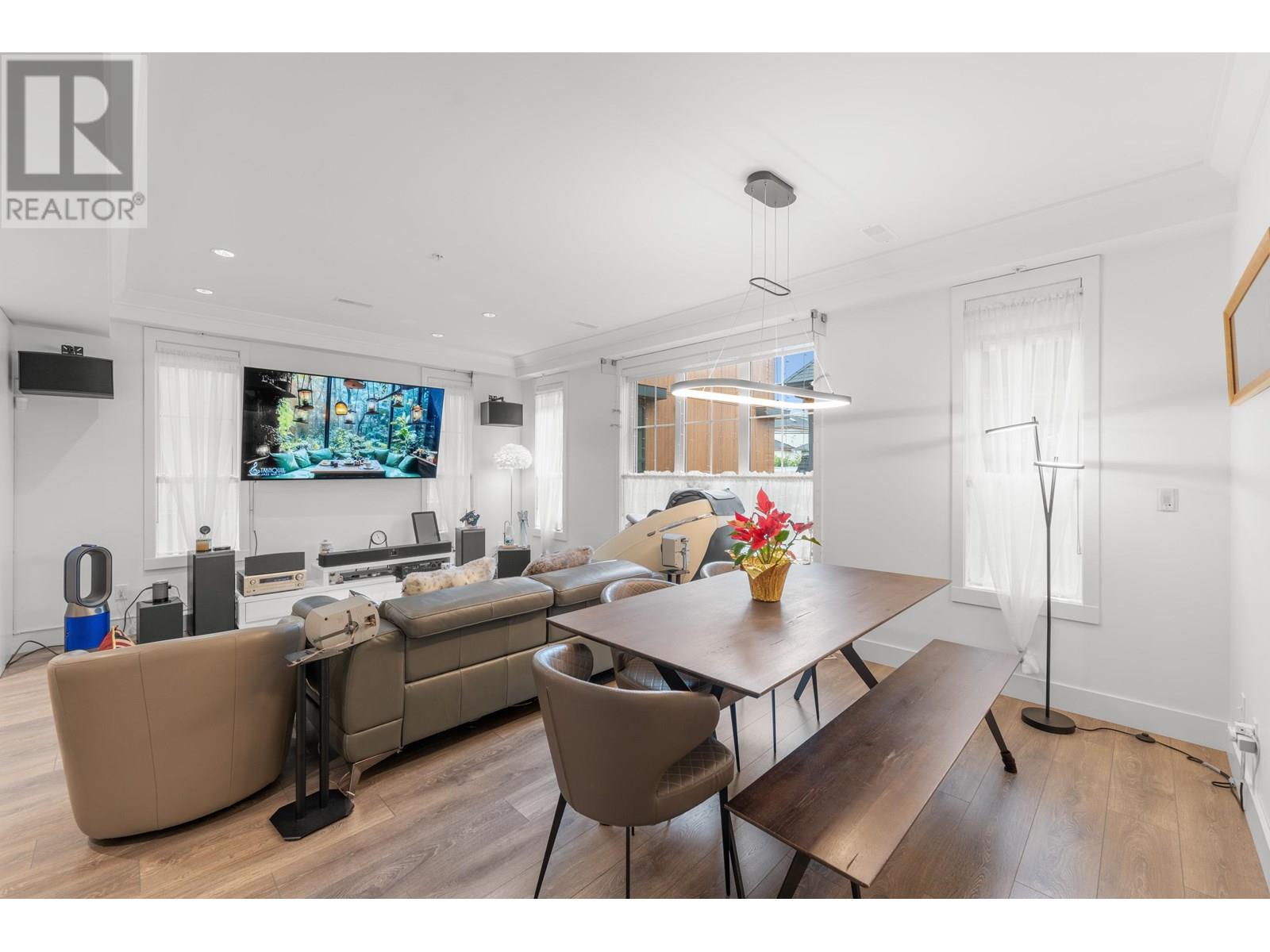 Photo 8 of 451 W 63rd Avenue, Vancouver BC