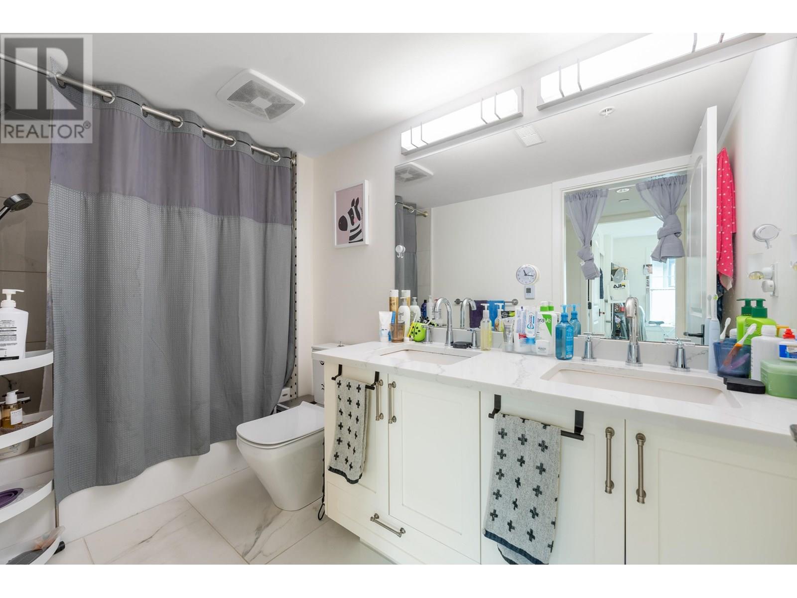 Photo 24 of 451 W 63rd Avenue, Vancouver BC
