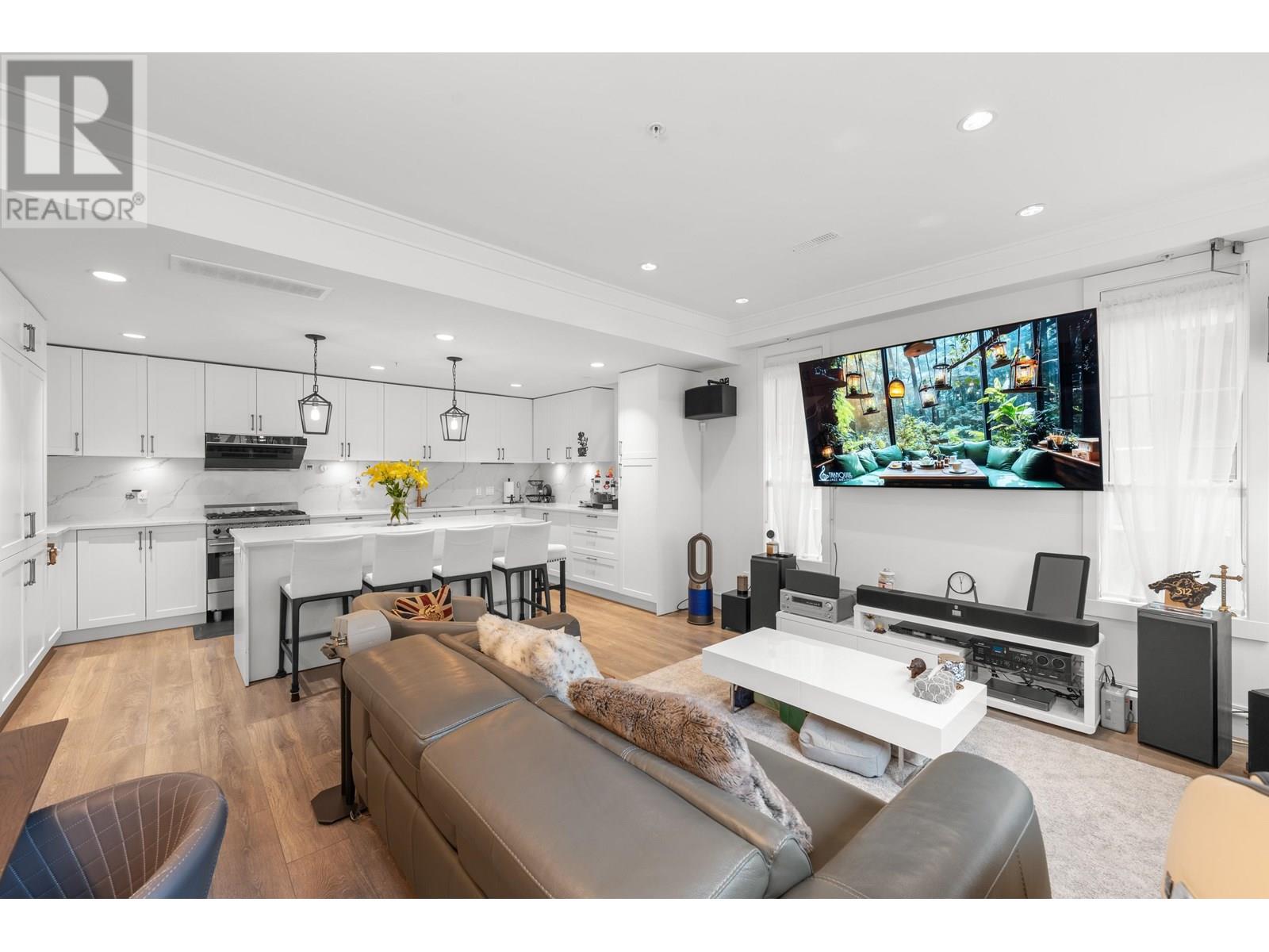 Photo 6 of 451 W 63rd Avenue, Vancouver BC