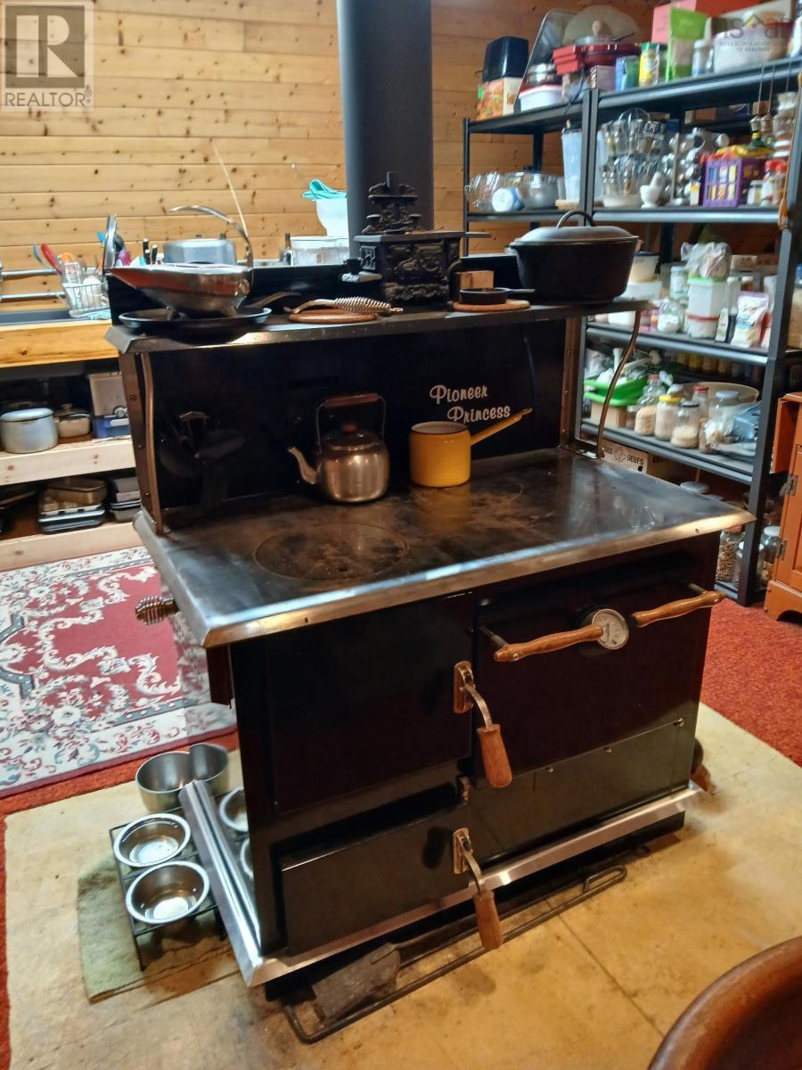 Property 12 of 32 of 1413 West Caledonia Road