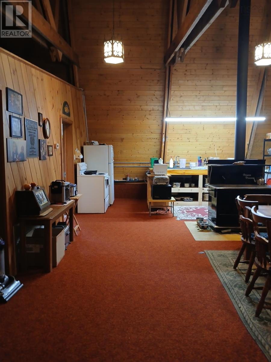 Property 24 of 32 of 1413 West Caledonia Road