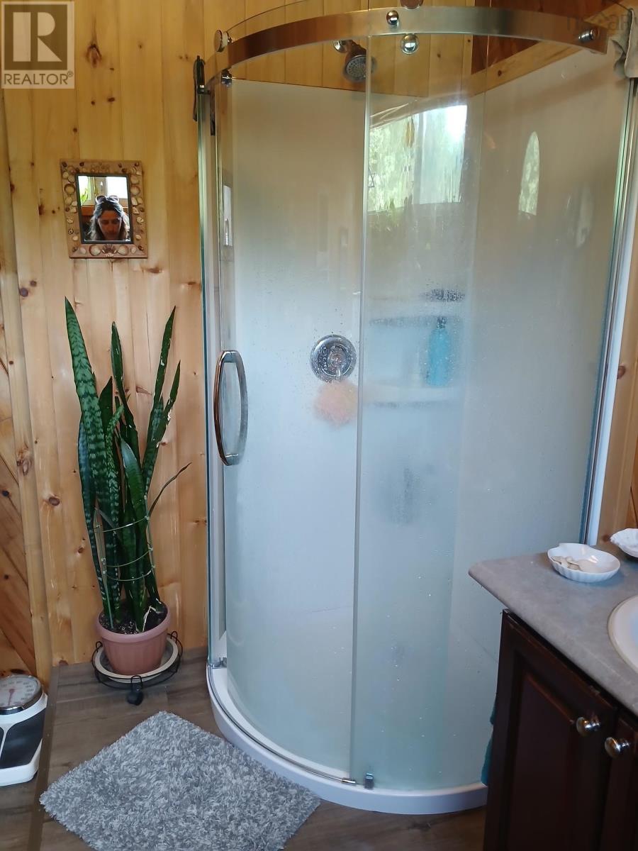 Property 16 of 32 of 1413 West Caledonia Road