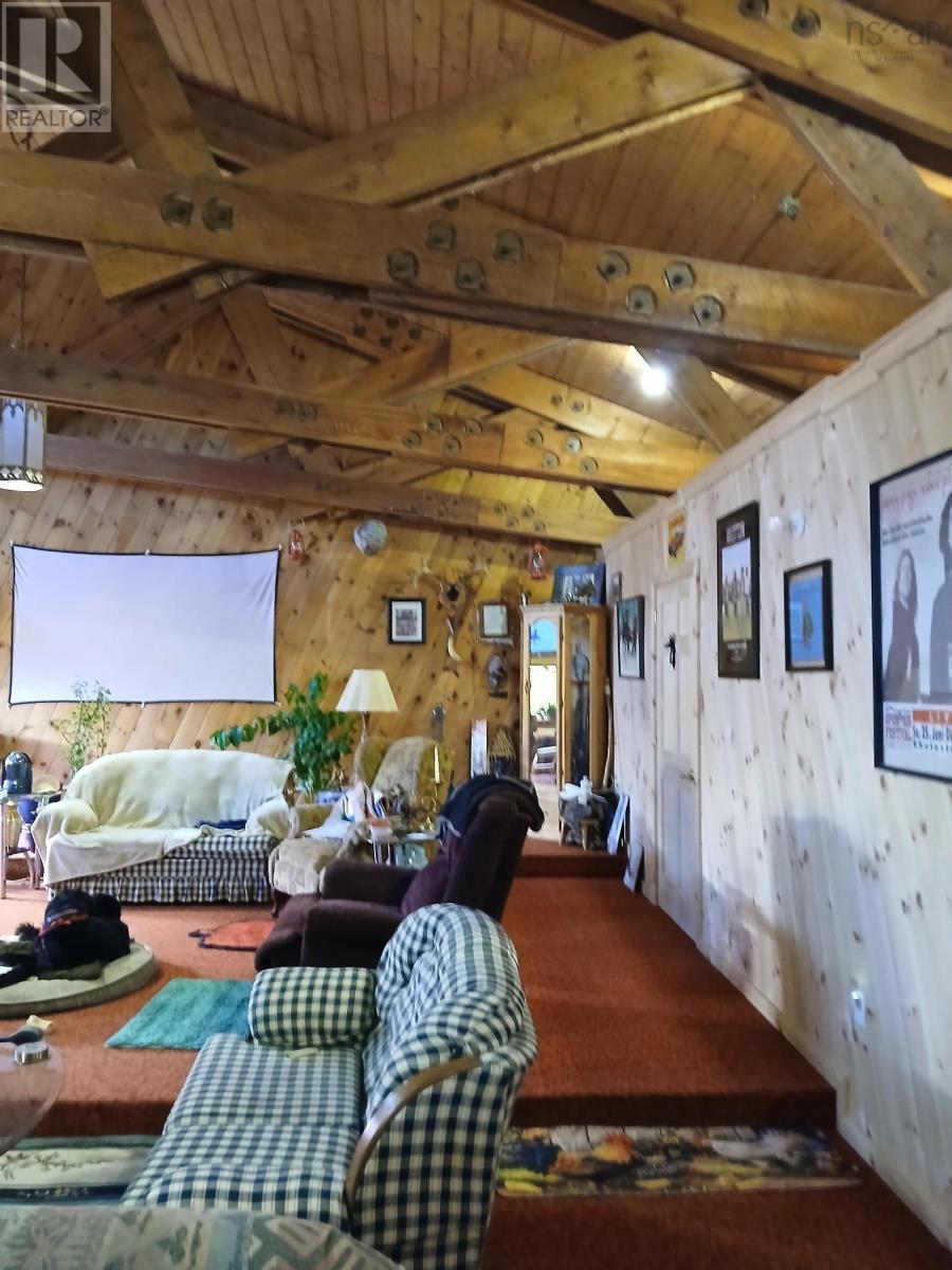 Property 9 of 32 of 1413 West Caledonia Road