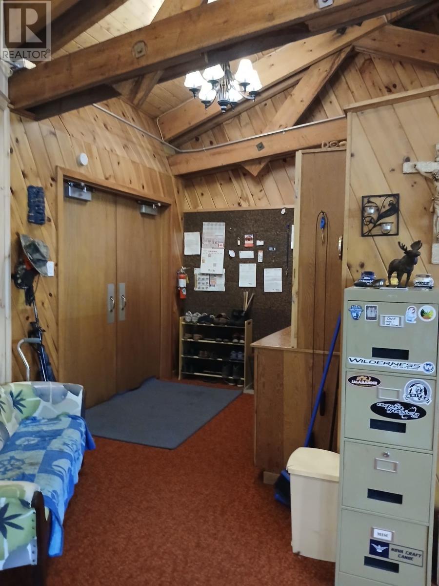 Property 25 of 32 of 1413 West Caledonia Road