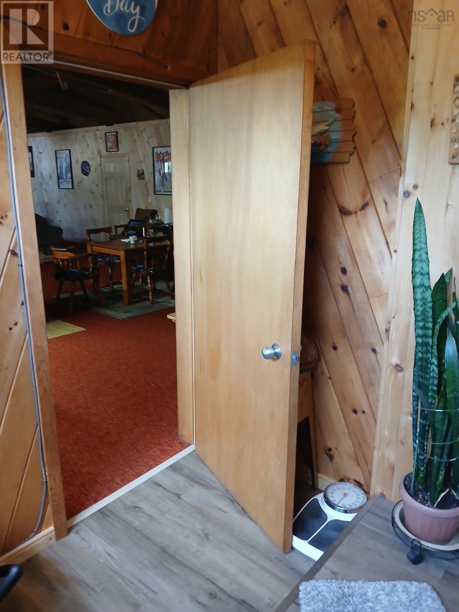 Property 17 of 32 of 1413 West Caledonia Road