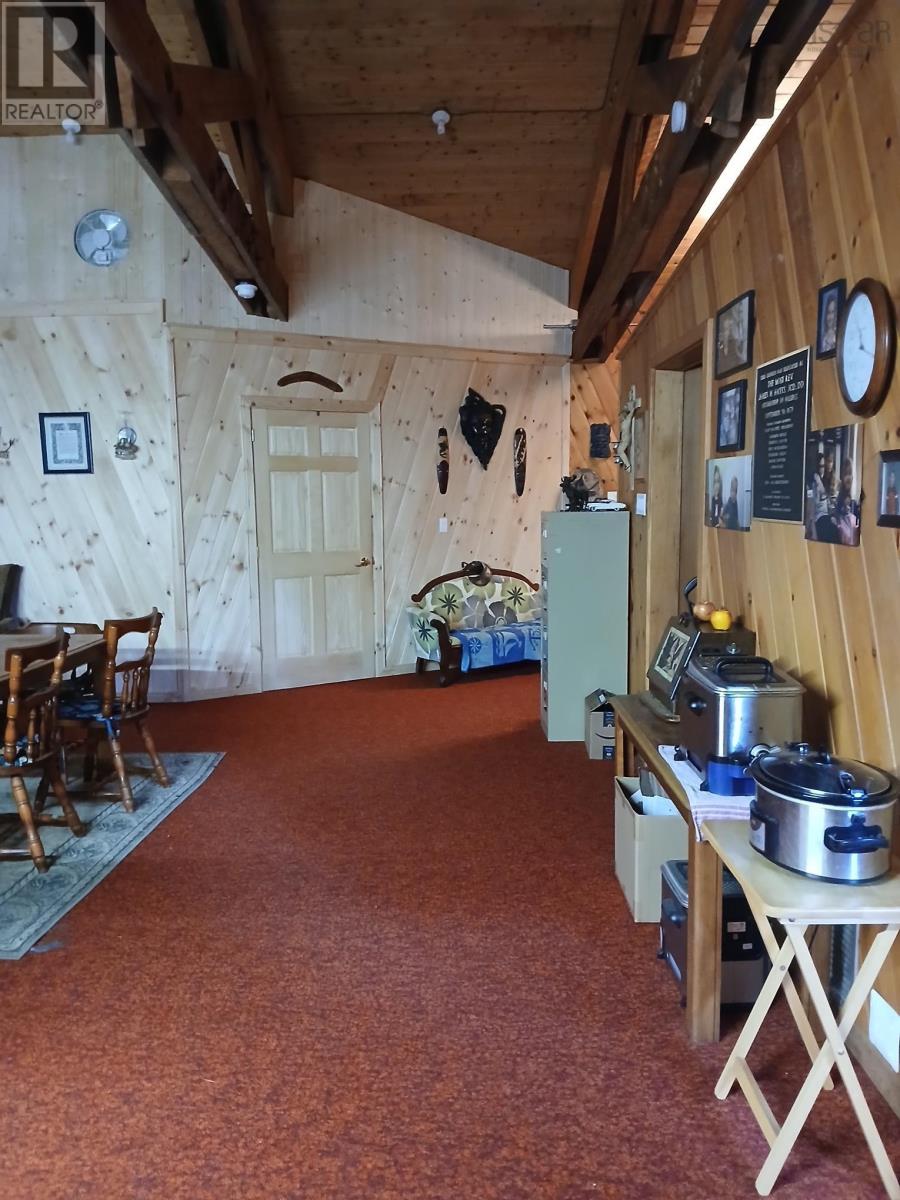 Property 19 of 32 of 1413 West Caledonia Road