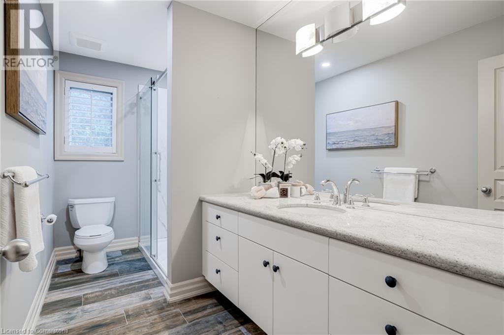 Photo 20 of 34 Harrington Place, Ancaster ON