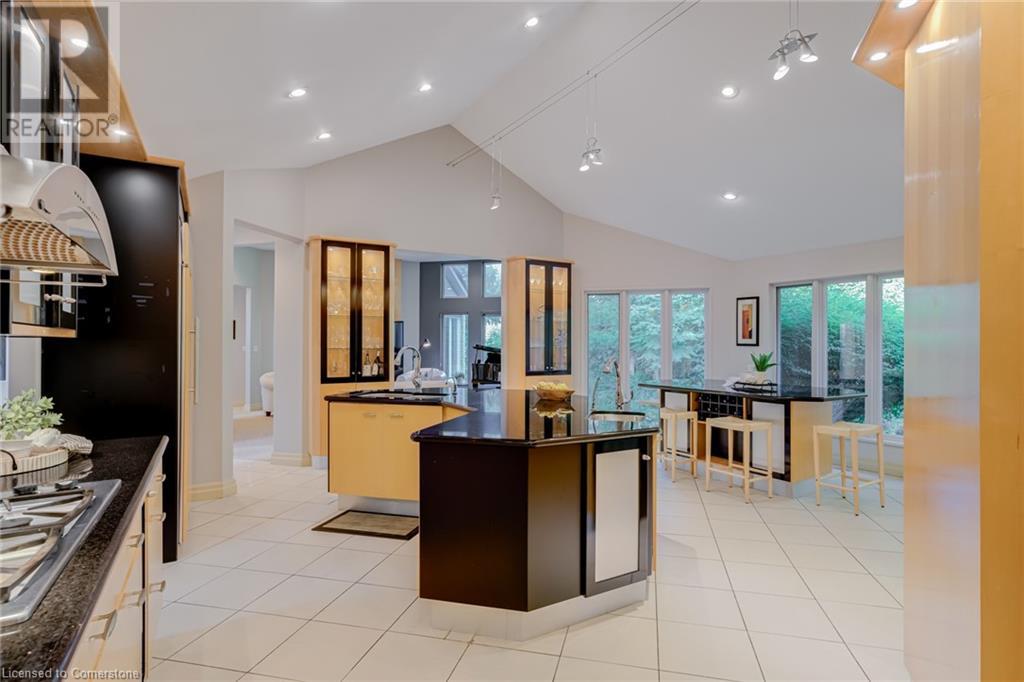 Photo 9 of 34 Harrington Place, Ancaster ON