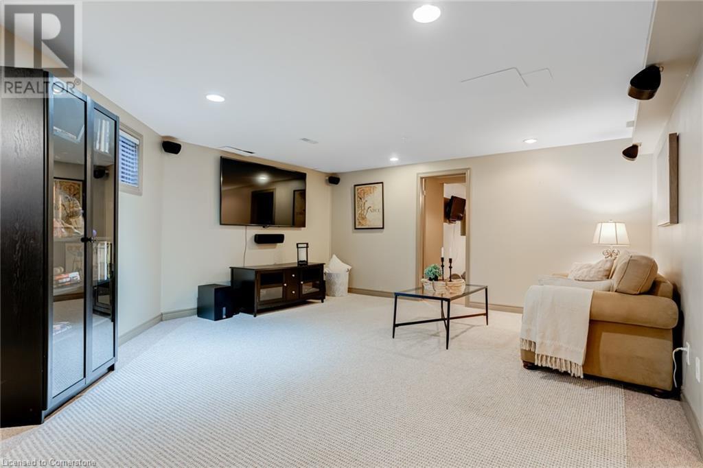 Photo 22 of 34 Harrington Place, Ancaster ON