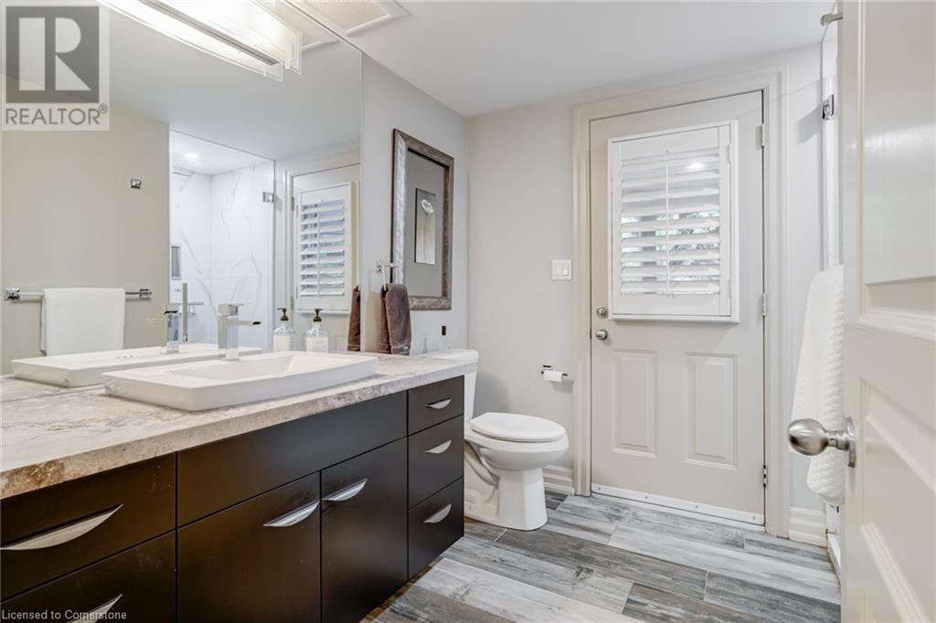 Photo 13 of 34 Harrington Place, Ancaster ON