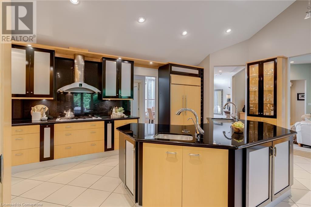 Photo 24 of 34 Harrington Place, Ancaster ON