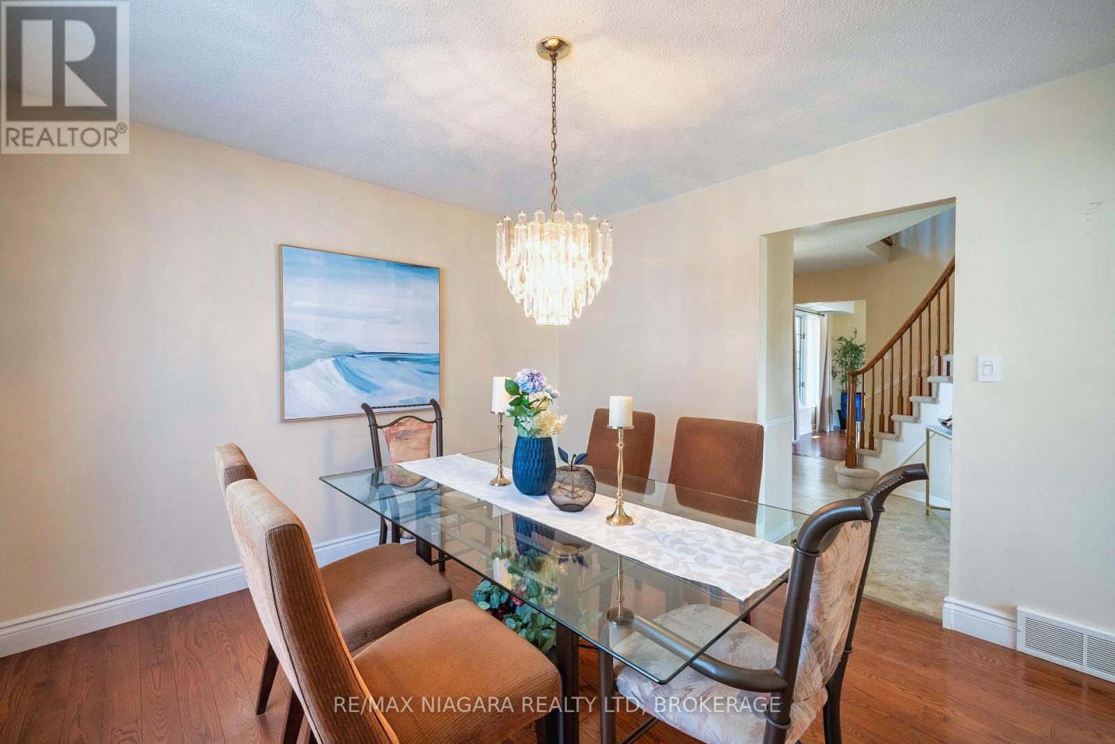 Photo 19 of 26 Crestcombe Road, St Catharines ON