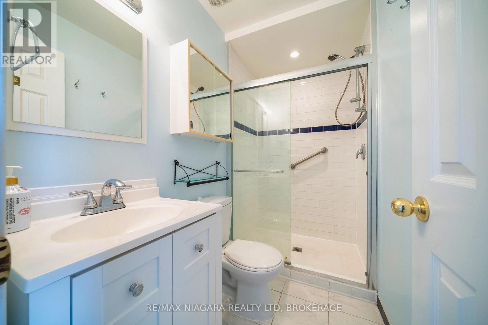 Photo 24 of 26 Crestcombe Road, St Catharines ON