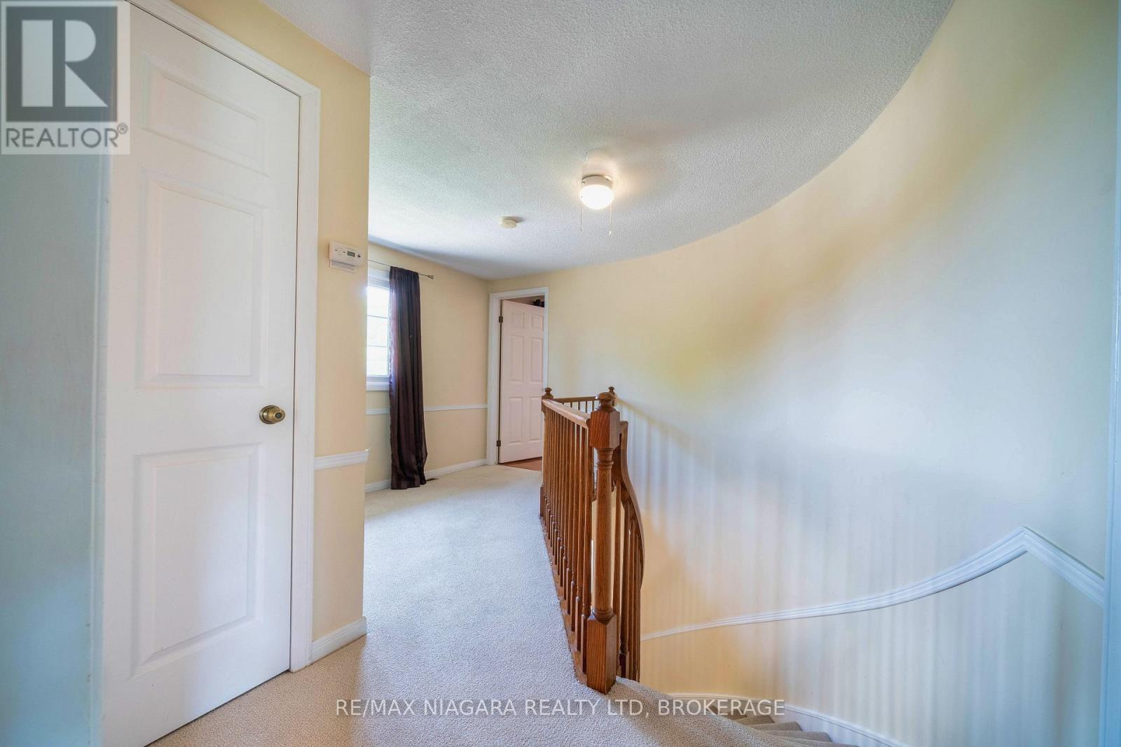 Photo 32 of 26 Crestcombe Road, St Catharines ON