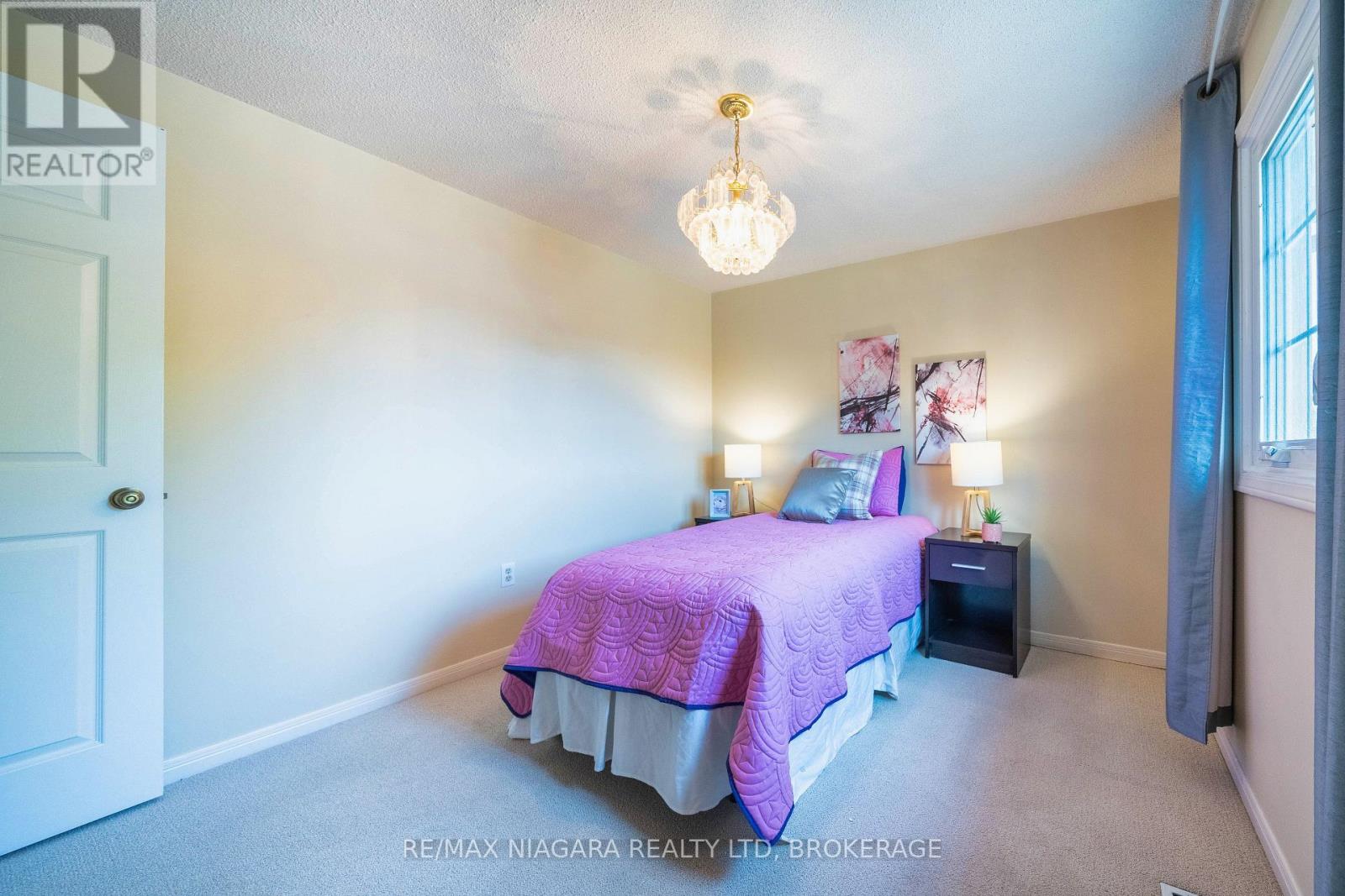 Photo 33 of 26 Crestcombe Road, St Catharines ON