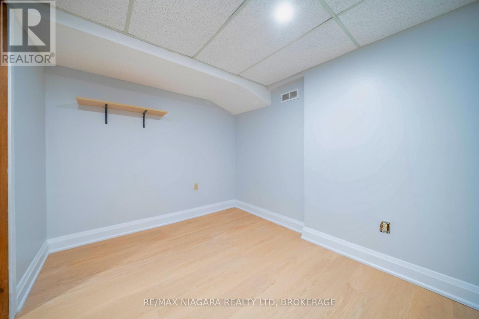 Photo 46 of 26 Crestcombe Road, St Catharines ON