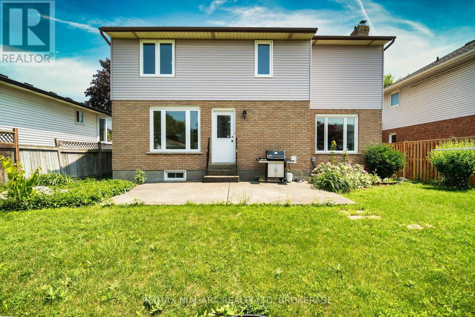 Photo 4 of 26 Crestcombe Road, St Catharines ON