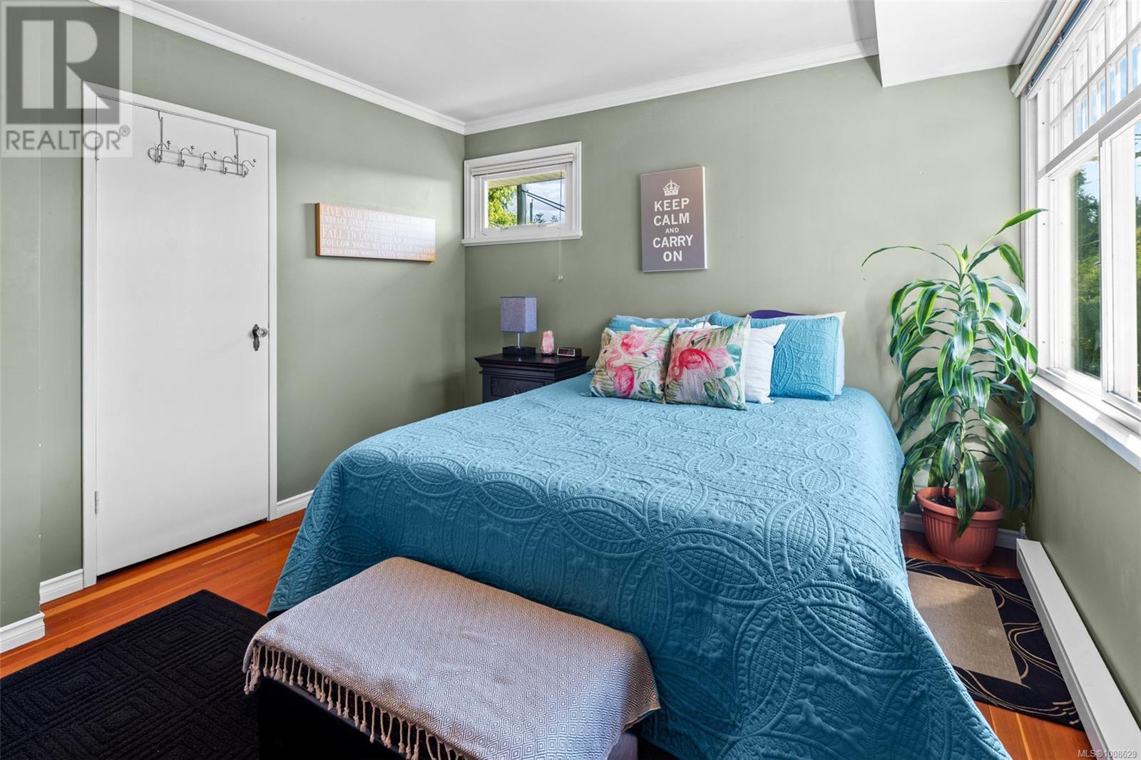 1914 Leighton Rd, Victoria