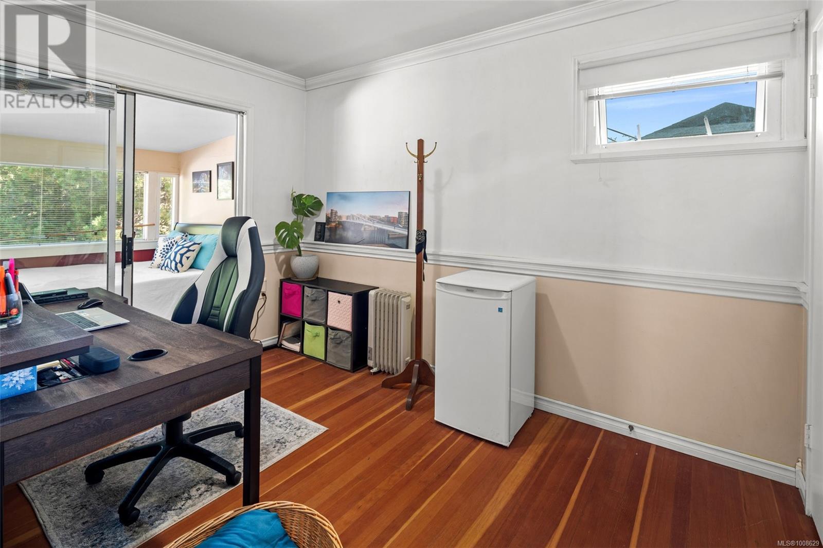 1914 Leighton Rd, Victoria