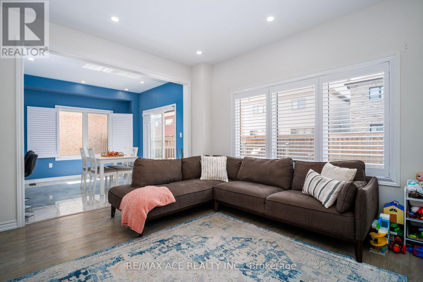 Photo 11 of 34 Albert Christie Street, Clarington ON