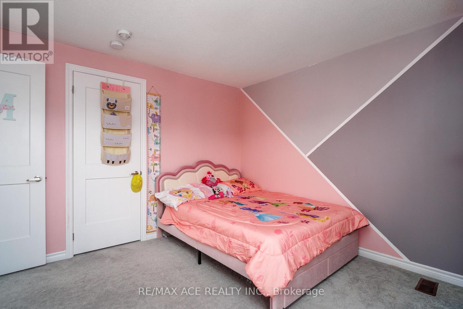 Photo 18 of 34 Albert Christie Street, Clarington ON