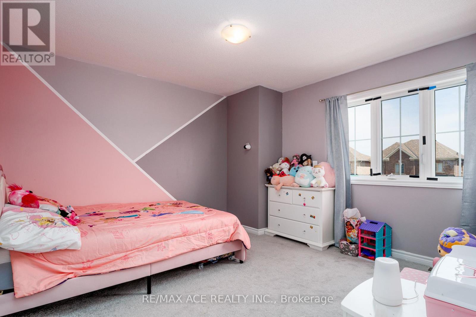 Photo 19 of 34 Albert Christie Street, Clarington ON