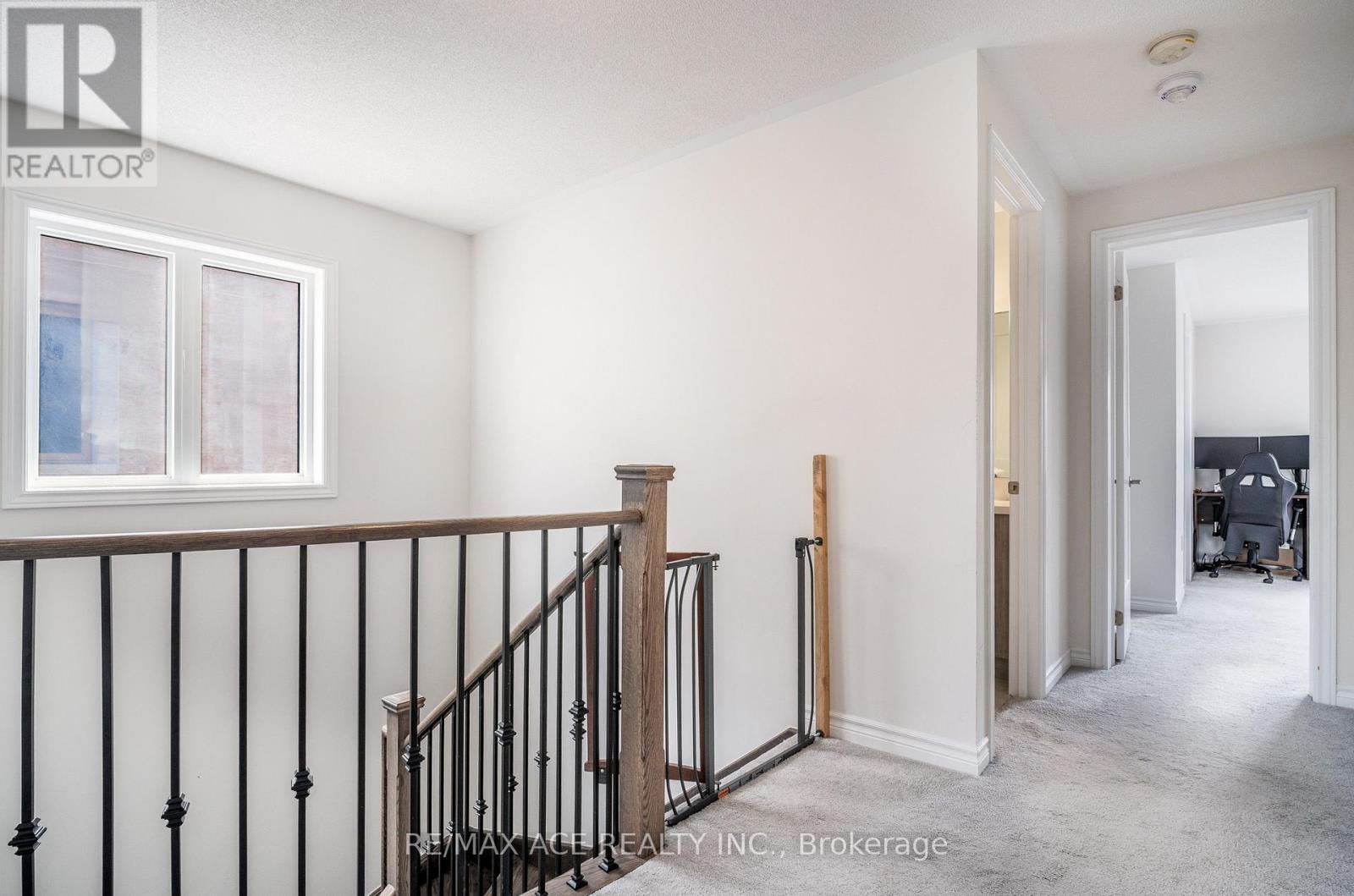 Photo 7 of 34 Albert Christie Street, Clarington ON
