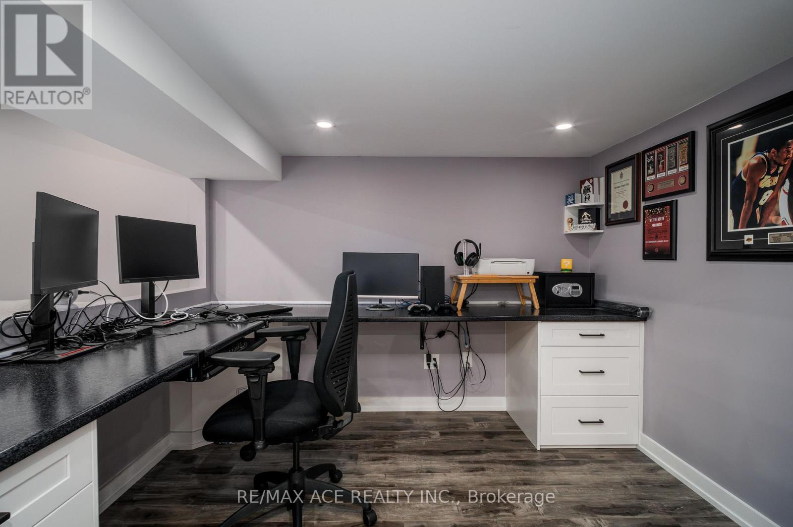 Photo 2 of 34 Albert Christie Street, Clarington ON