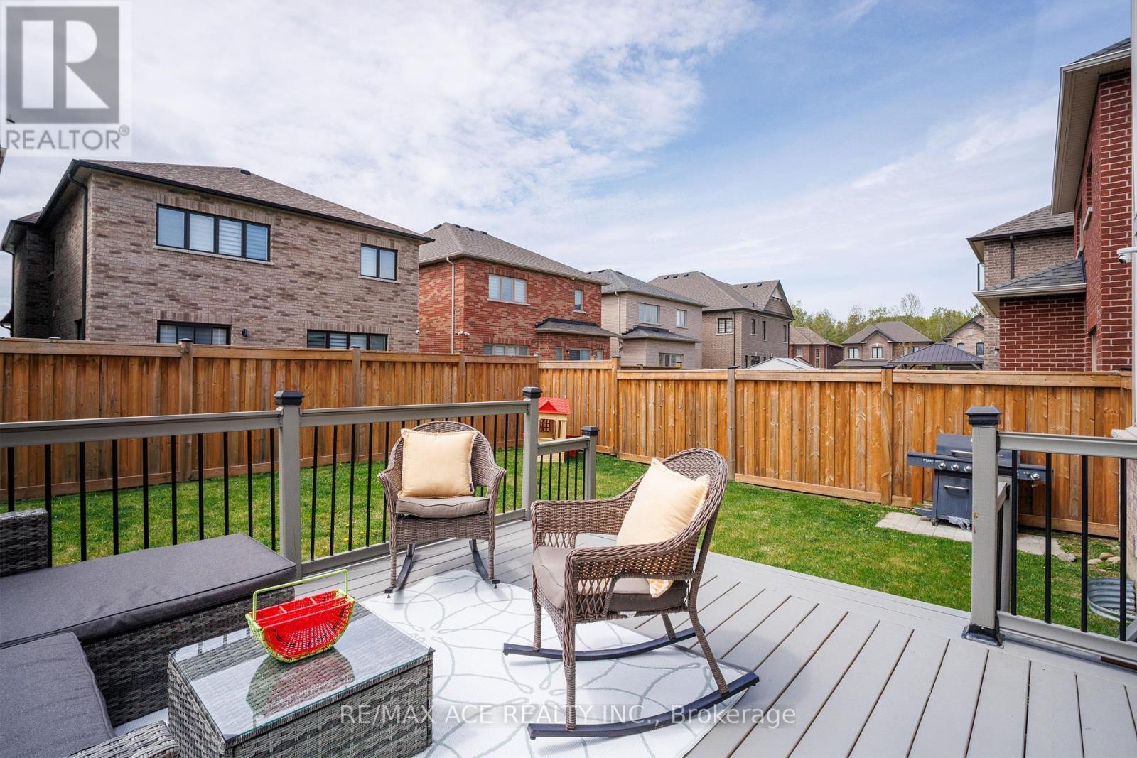 Photo 25 of 34 Albert Christie Street, Clarington ON