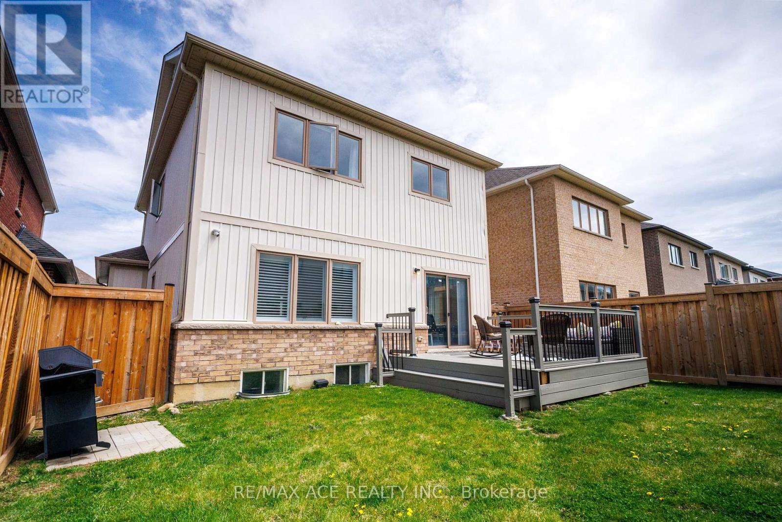 Photo 28 of 34 Albert Christie Street, Clarington ON