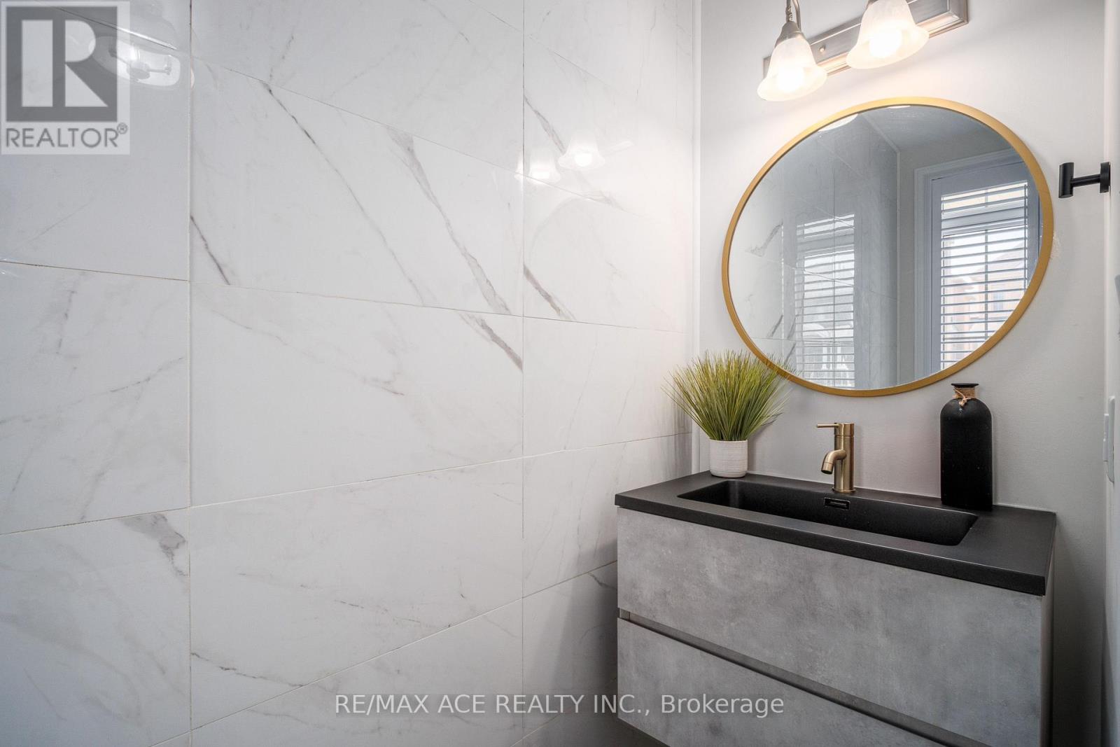 Photo 12 of 34 Albert Christie Street, Clarington ON