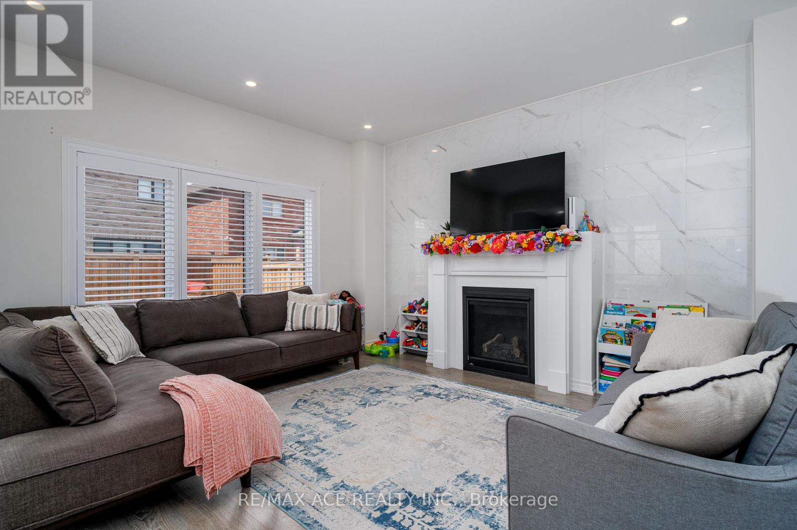 Photo 30 of 34 Albert Christie Street, Clarington ON