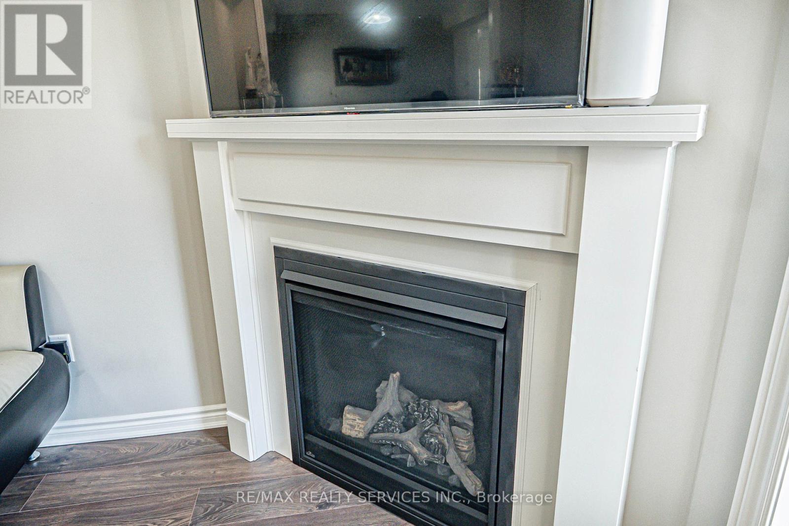 Photo 32 of 207 Cubitt Street, Clearview ON