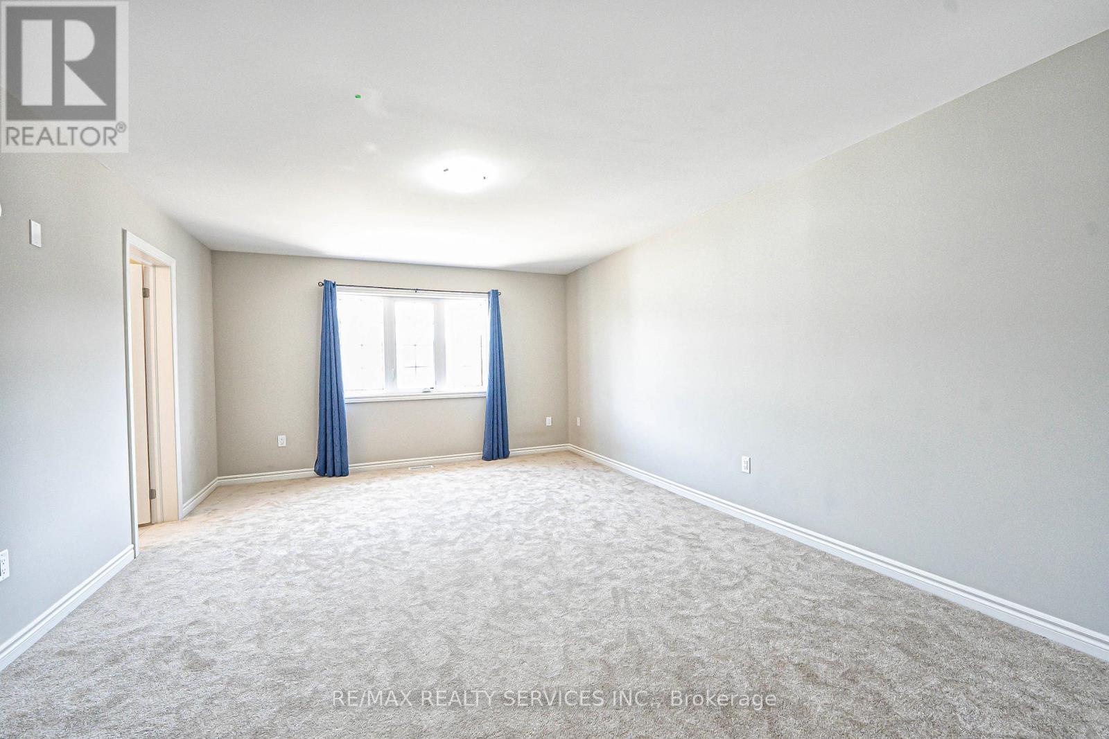 Photo 16 of 207 Cubitt Street, Clearview ON