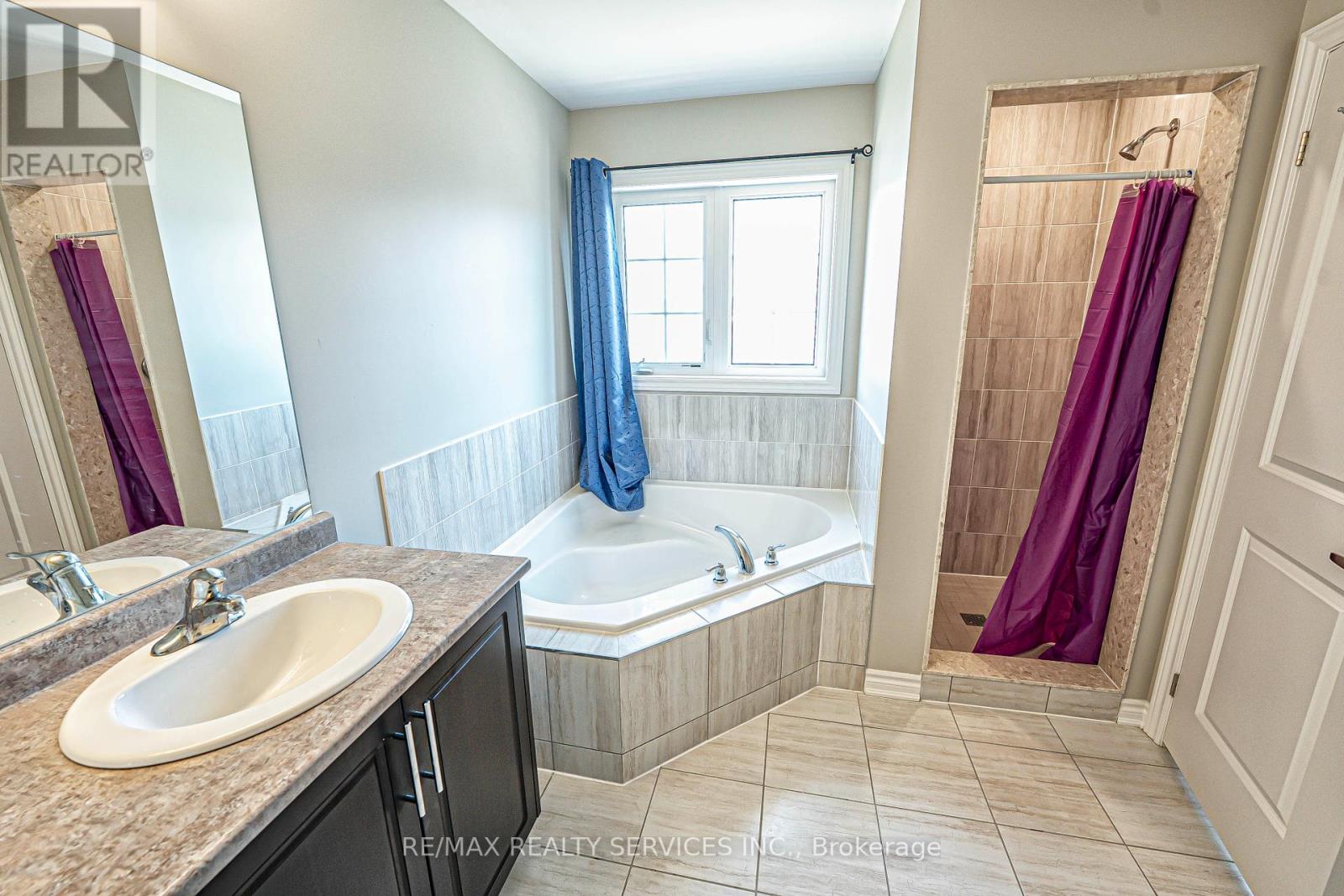Photo 13 of 207 Cubitt Street, Clearview ON