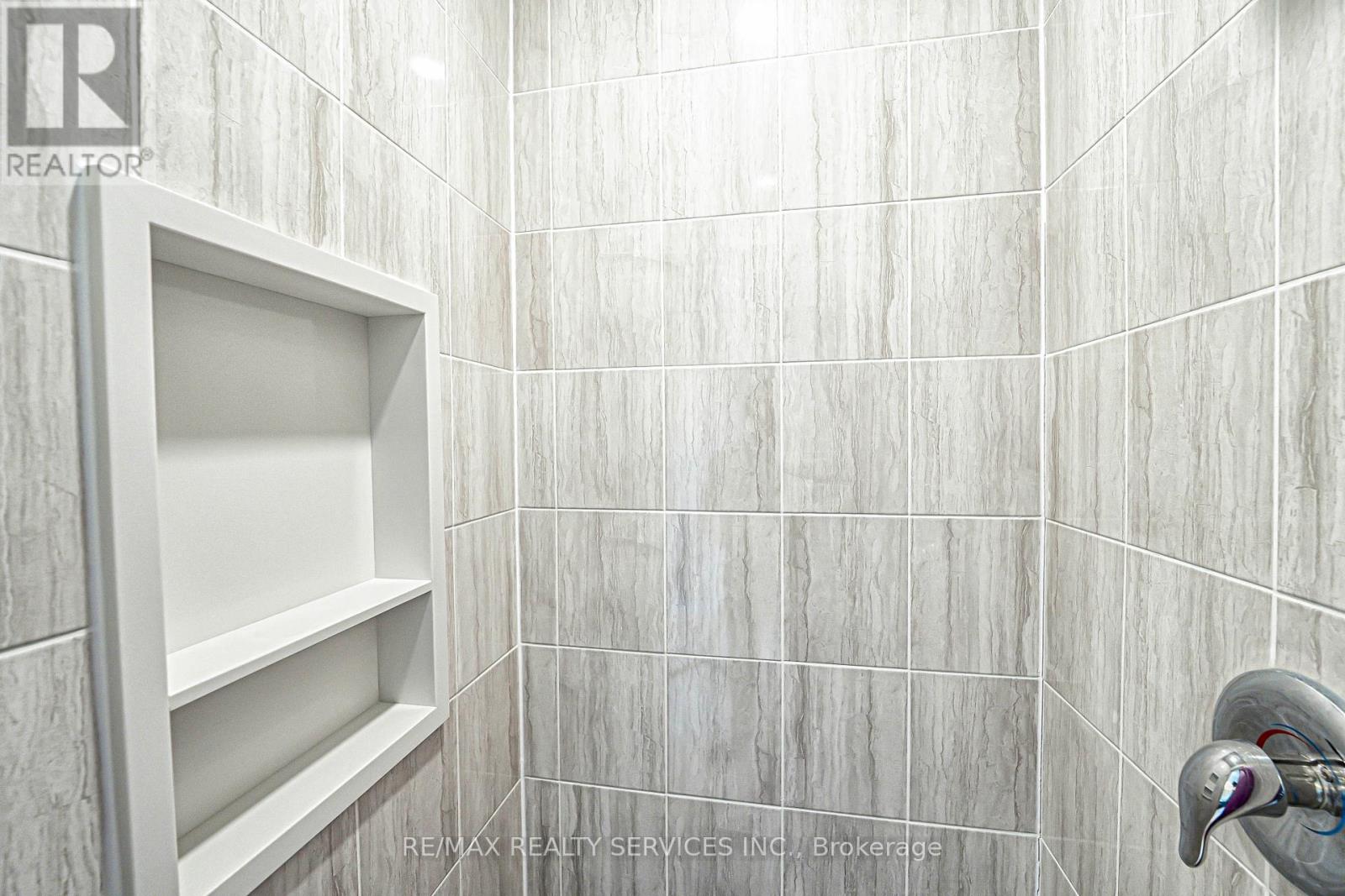 Photo 27 of 207 Cubitt Street, Clearview ON