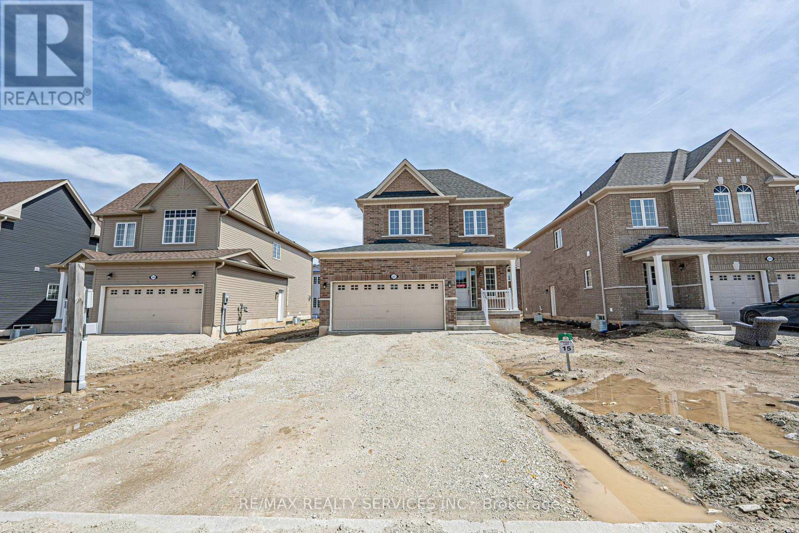Photo 12 of 207 Cubitt Street, Clearview ON