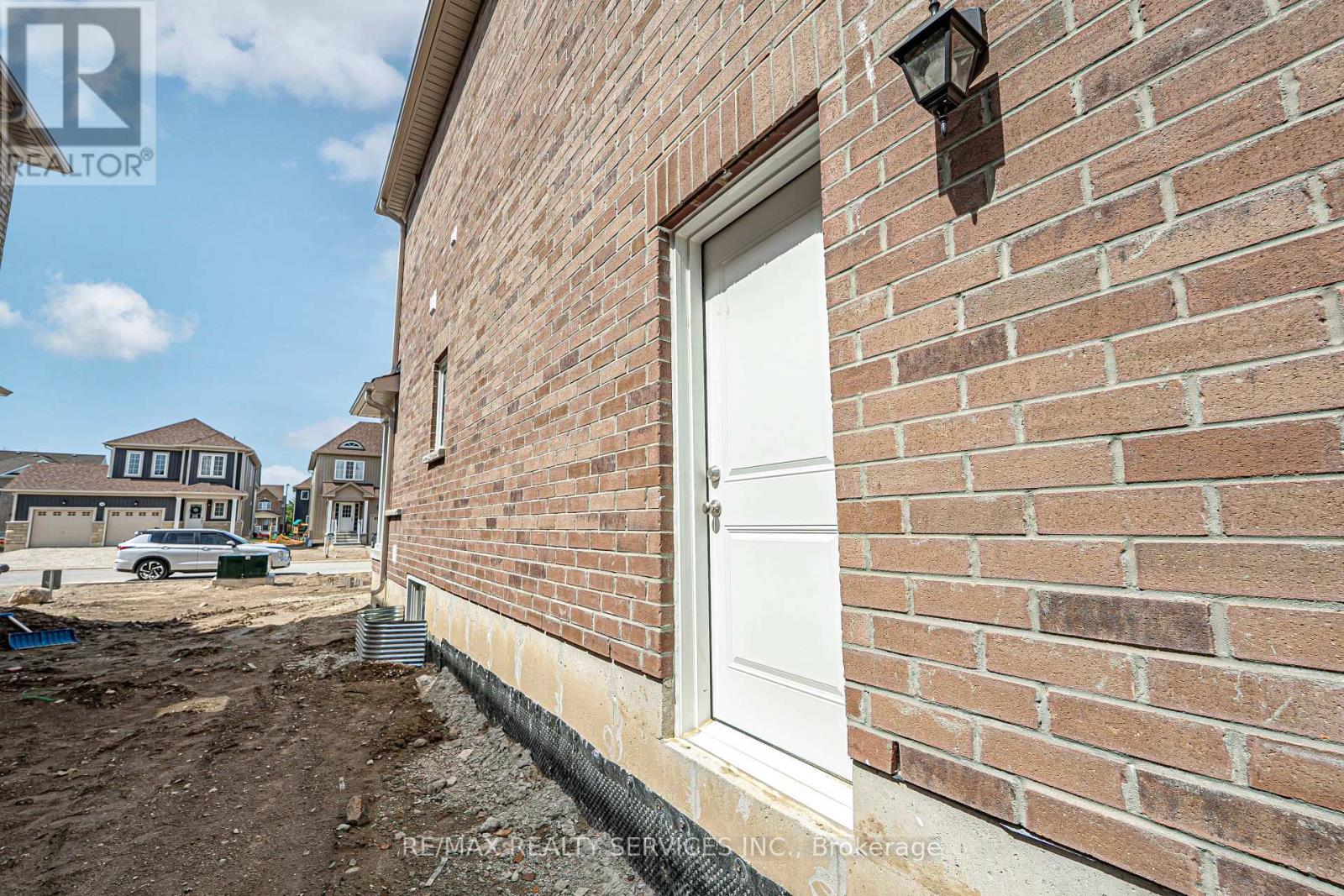 Photo 31 of 207 Cubitt Street, Clearview ON
