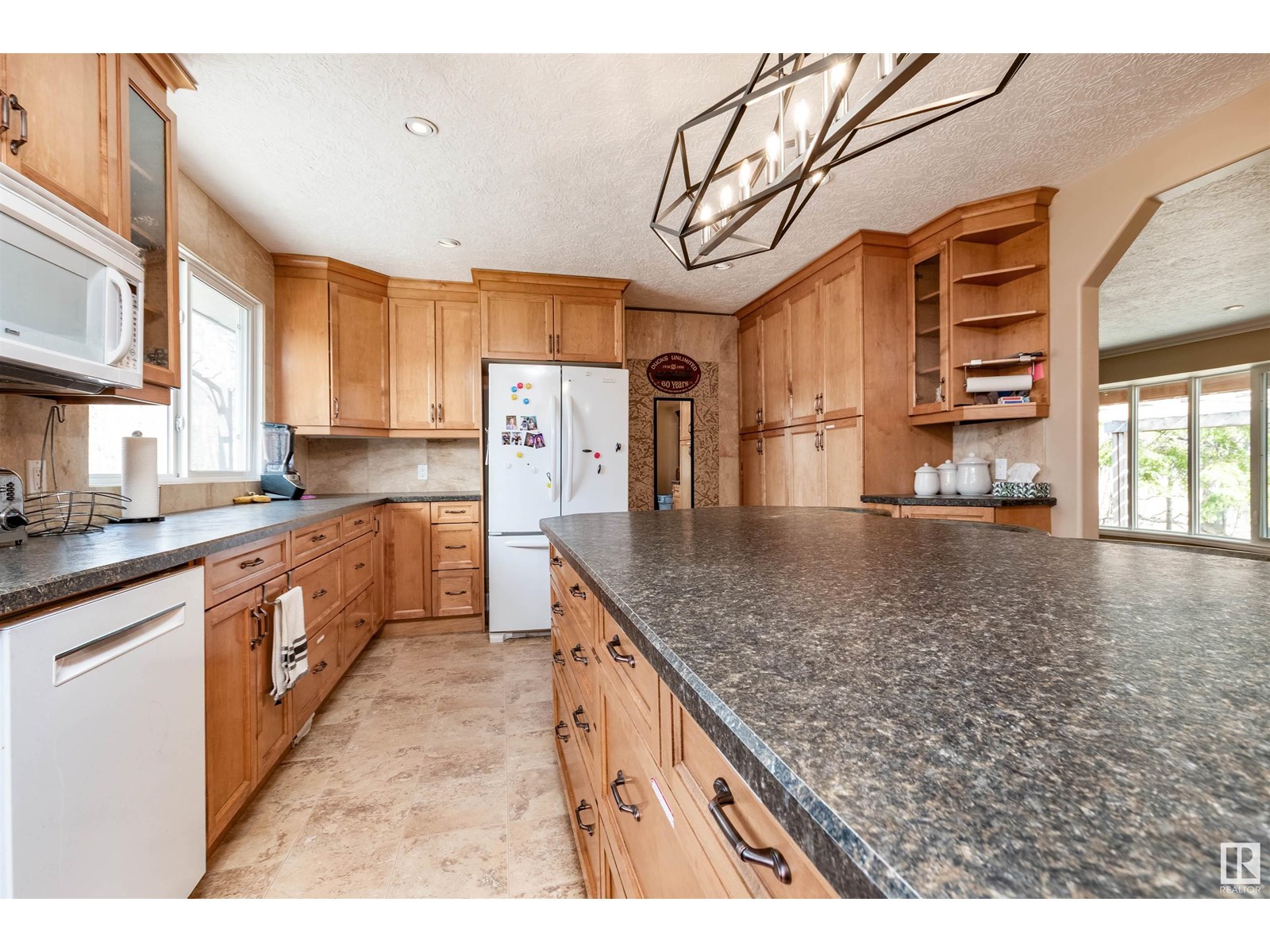 Photo 19 of 26 21357 Wye Rd, Rural Strathcona County AB