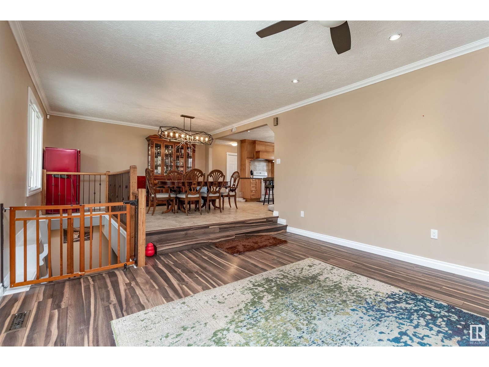 Photo 14 of 26 21357 Wye Rd, Rural Strathcona County AB