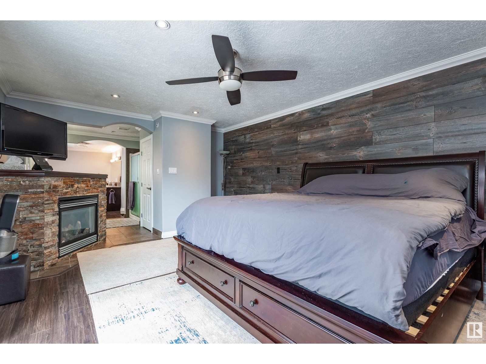 Photo 21 of 26 21357 Wye Rd, Rural Strathcona County AB