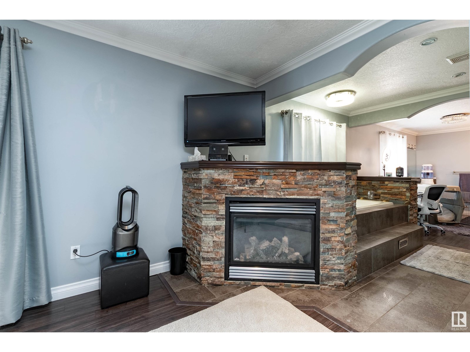 Photo 22 of 26 21357 Wye Rd, Rural Strathcona County AB