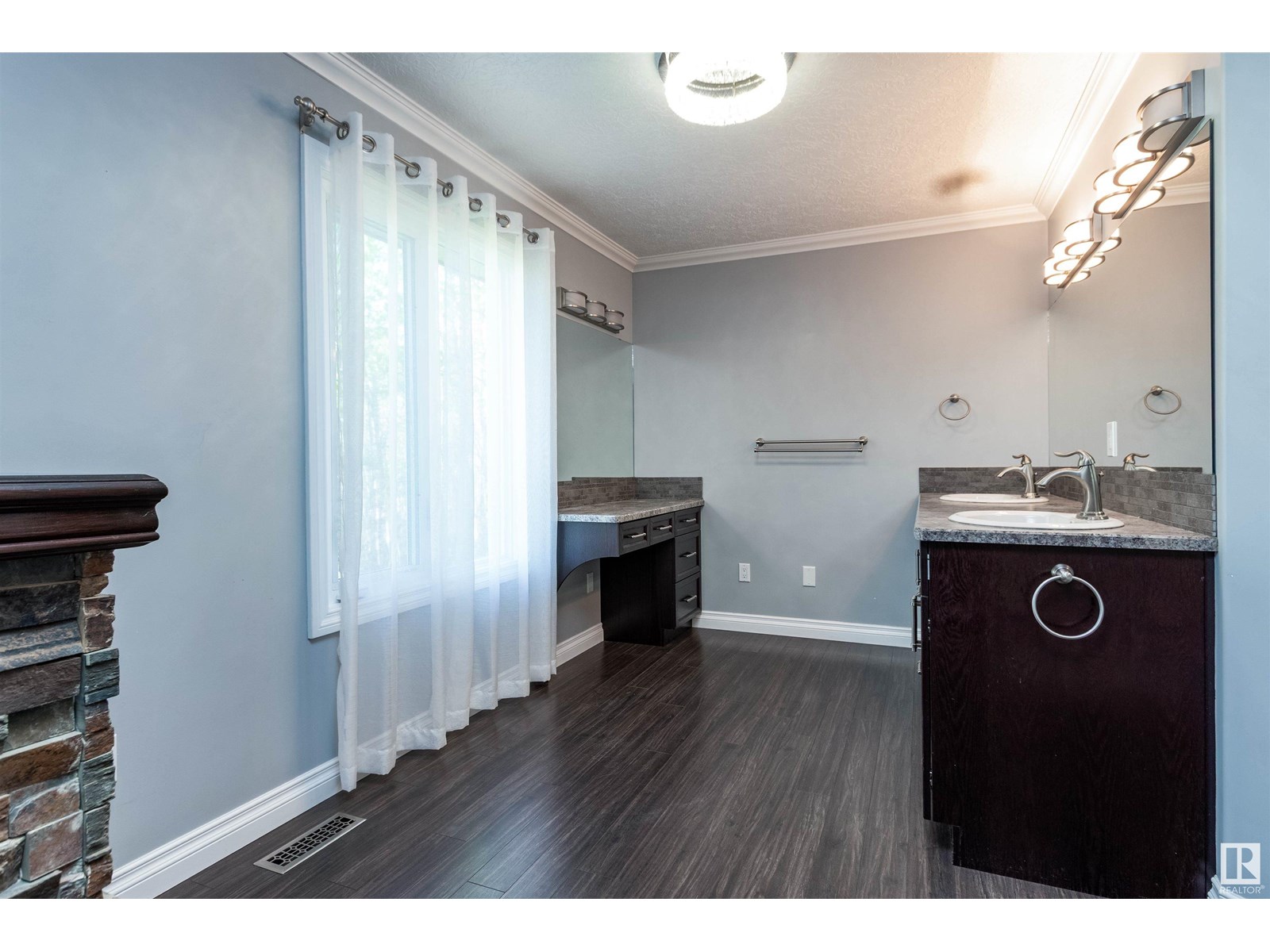 Photo 23 of 26 21357 Wye Rd, Rural Strathcona County AB