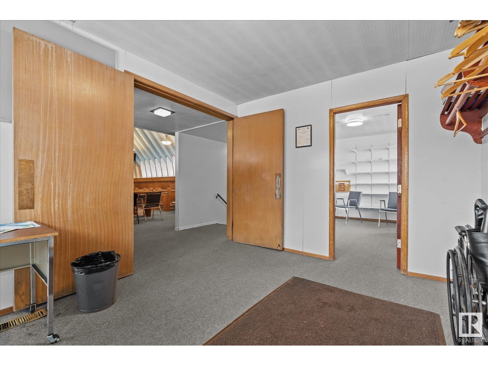 Photo 9 of 15911 107 A Av Nw, Edmonton AB